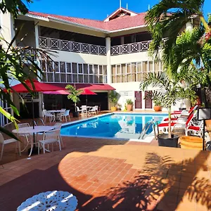 Hotel Altamont Court
